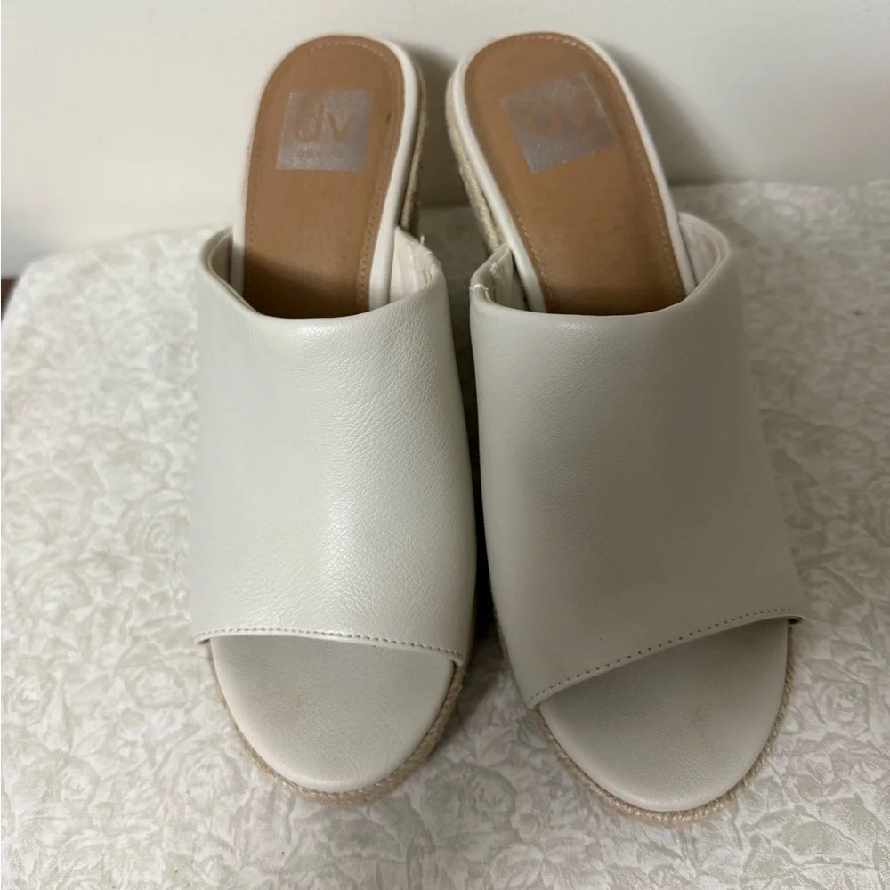 DV By Dolce Vita Dixon Wedge Sandal In White Size 8.5 Beach Resortwear